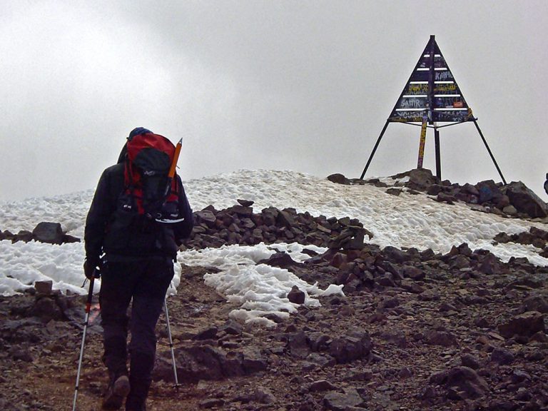 Trekking 400m Toubcal (2 días 1 noche)