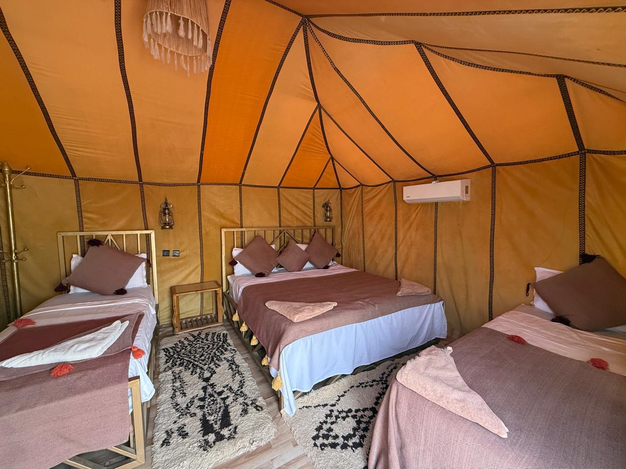 Pack Desierto de Merzouga – 5 Días / 4 Noches Todo Incluido (Pensión Completa): Precio total 549€ por persona 🔒Reserva tu plaza con una señal de 150€ y paga el resto el día de la excursión