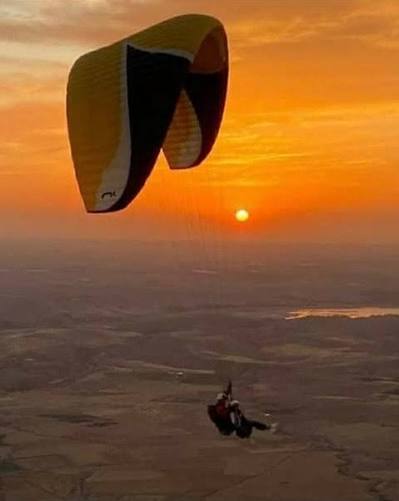 🪂 Parapente en Marrakech – Vuela sobre el Atlas: (Actividad de medio día) Precio 65€ 🔒Reserva tu plaza con una señal de 20€ por persona y paga el resto el día de la excursión