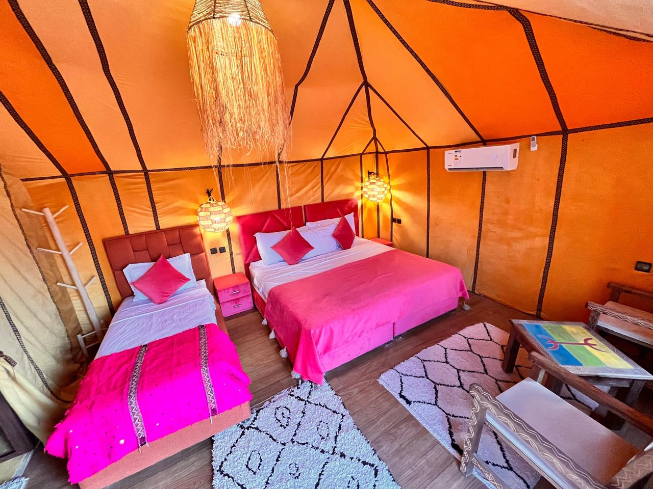 Pack Desierto de Merzouga – 5 Días / 4 Noches Todo Incluido (Pensión Completa): Precio total 549€ por persona 🔒Reserva tu plaza con una señal de 150€ y paga el resto el día de la excursión