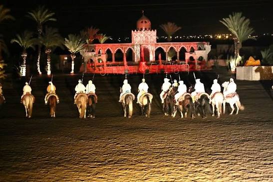 Cena y espectáculo de fantasía en Chez Ali (Show de caballos pólvora y folklore... ) Precio 55€ 🔒Reserva tu plaza con una señal de 10€ y paga el resto el día de la excursión