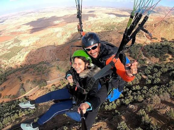 🪂 Parapente en Marrakech – Vuela sobre el Atlas: (Actividad de medio día) Precio 65€ 🔒Reserva tu plaza con una señal de 20€ por persona y paga el resto el día de la excursión